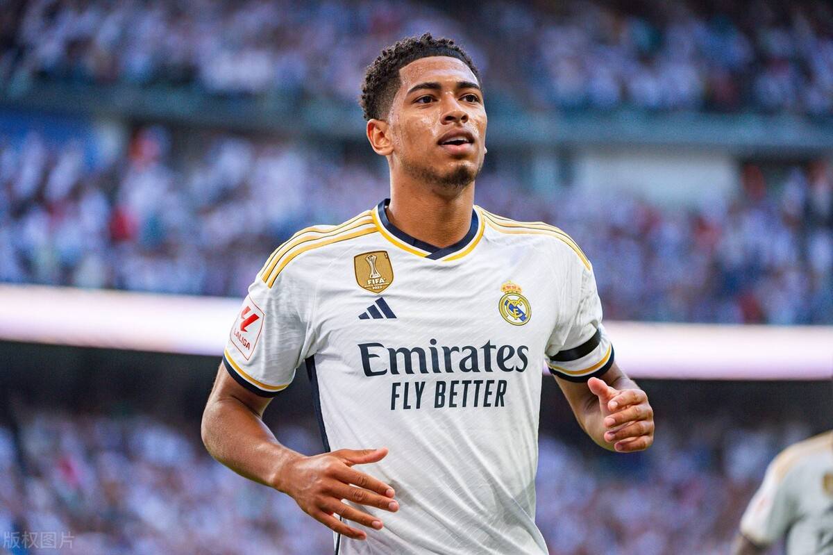 连进五球！巴萨5-3翻盘，悍将戴帽，西甲狂飙6连胜，稳住头名位置（巴萨5-3逆转狂胜：连下五城，悍将上演帽子戏法，西甲豪取六连胜稳居榜首）