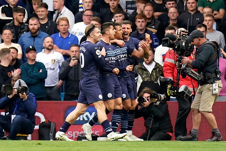 德媒：马延达在桑德兰机会寥寥，法鹰、斯图和狼堡关注（德媒：马延达在桑德兰出场有限，法鹰、斯图、狼堡有意）